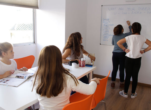 3 sencillos trucos para aprender Español en Marbella international spanish school